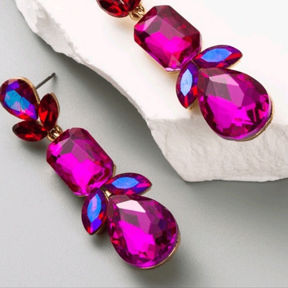 Earring - Picture 2 of 4
